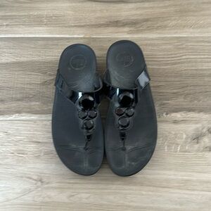 FitFlop 9 Lunetta toe thong sandals